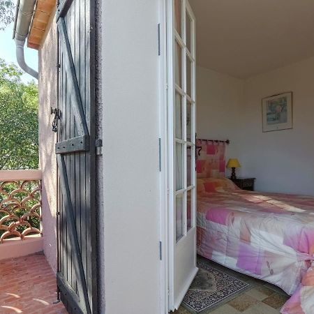 Snug Holiday Home In Bormes Les Mimosas With Pool Esterno foto