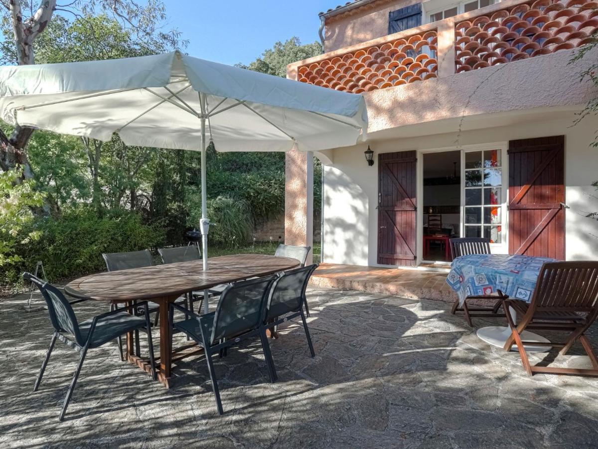 Snug Holiday Home In Bormes Les Mimosas With Pool Esterno foto