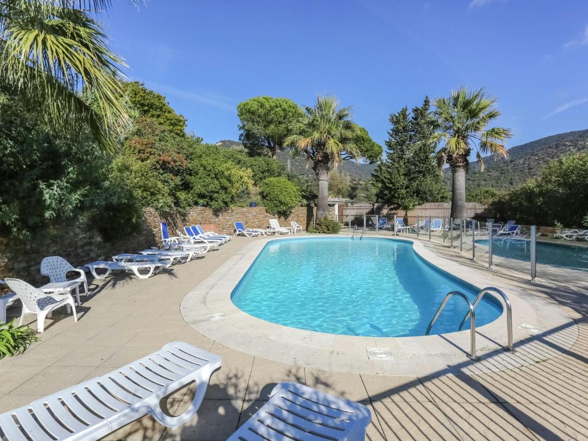 Snug Holiday Home In Bormes Les Mimosas With Pool Esterno foto
