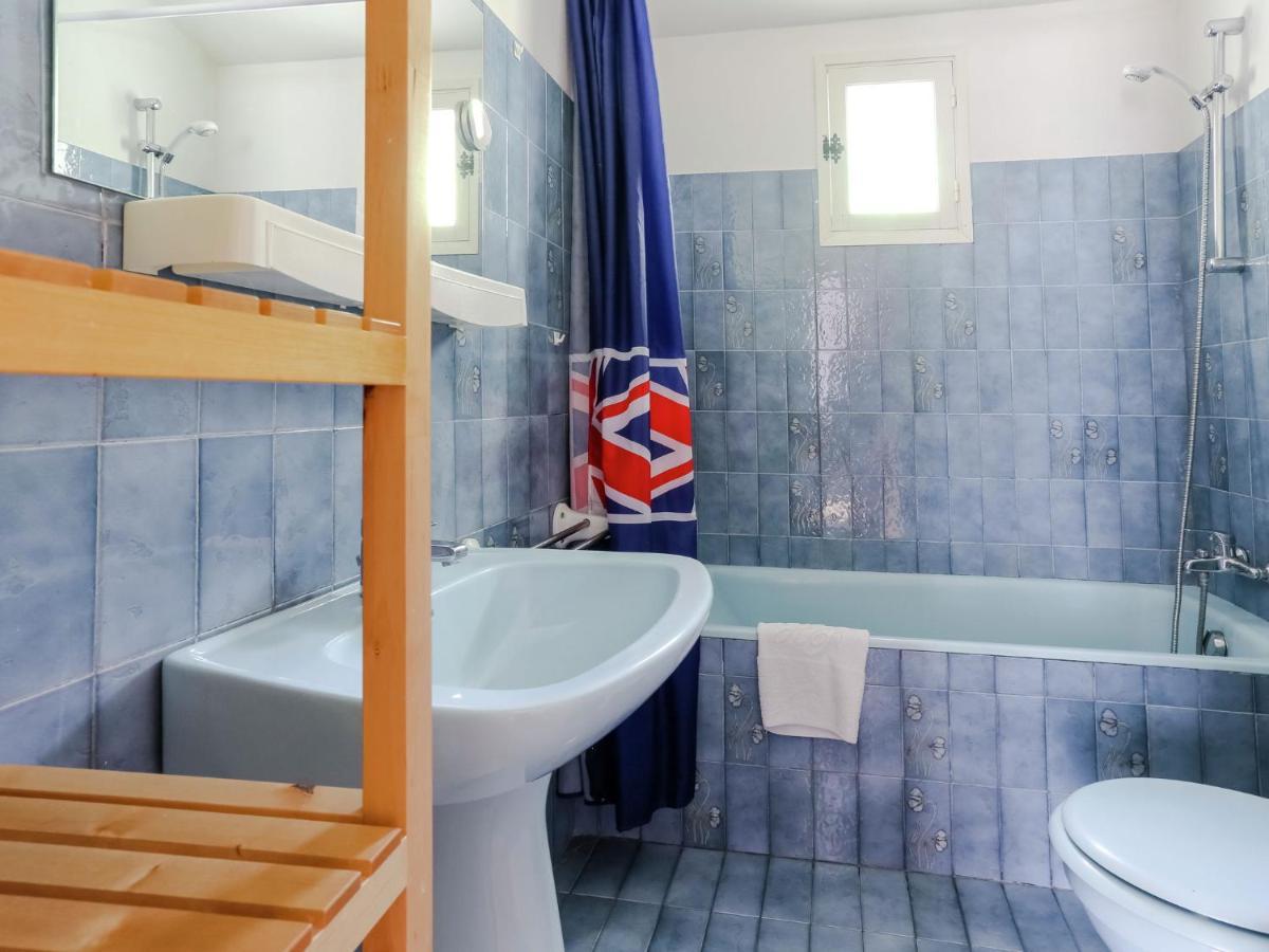 Snug Holiday Home In Bormes Les Mimosas With Pool Esterno foto