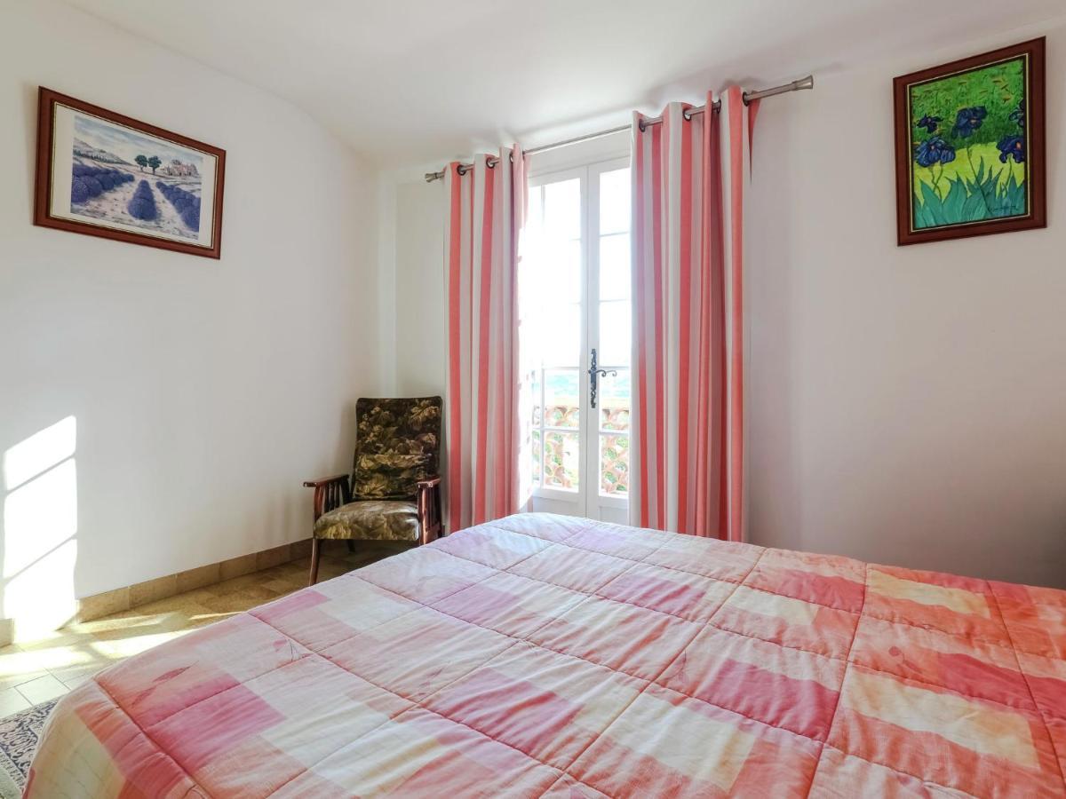 Snug Holiday Home In Bormes Les Mimosas With Pool Esterno foto