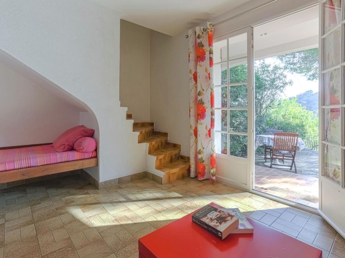 Snug Holiday Home In Bormes Les Mimosas With Pool Esterno foto